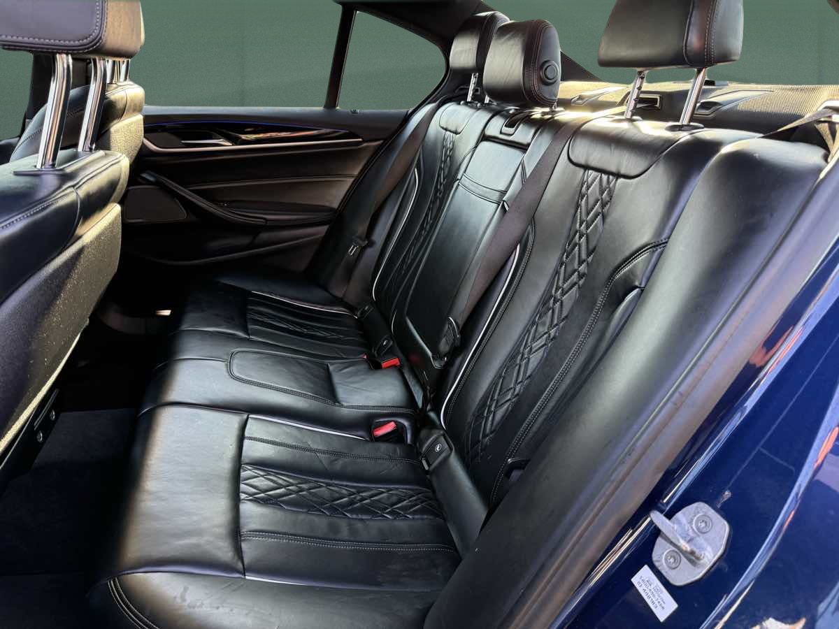 Photo 19 of this BMW 5 Series