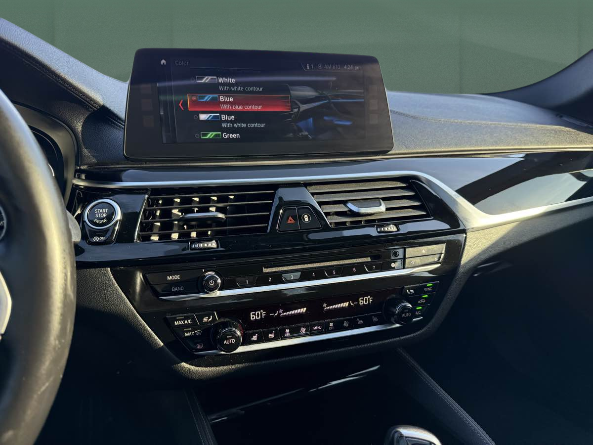 Photo 24 of this BMW 5 Series