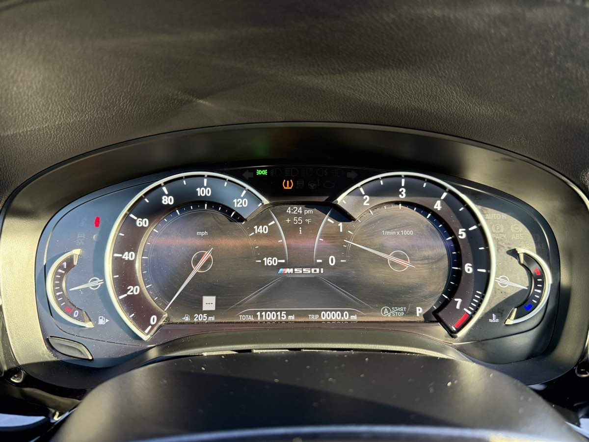 Photo 21 of this BMW 5 Series
