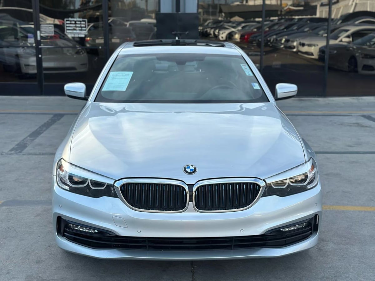 2018 BMW 5 Series 530e - Photo 3