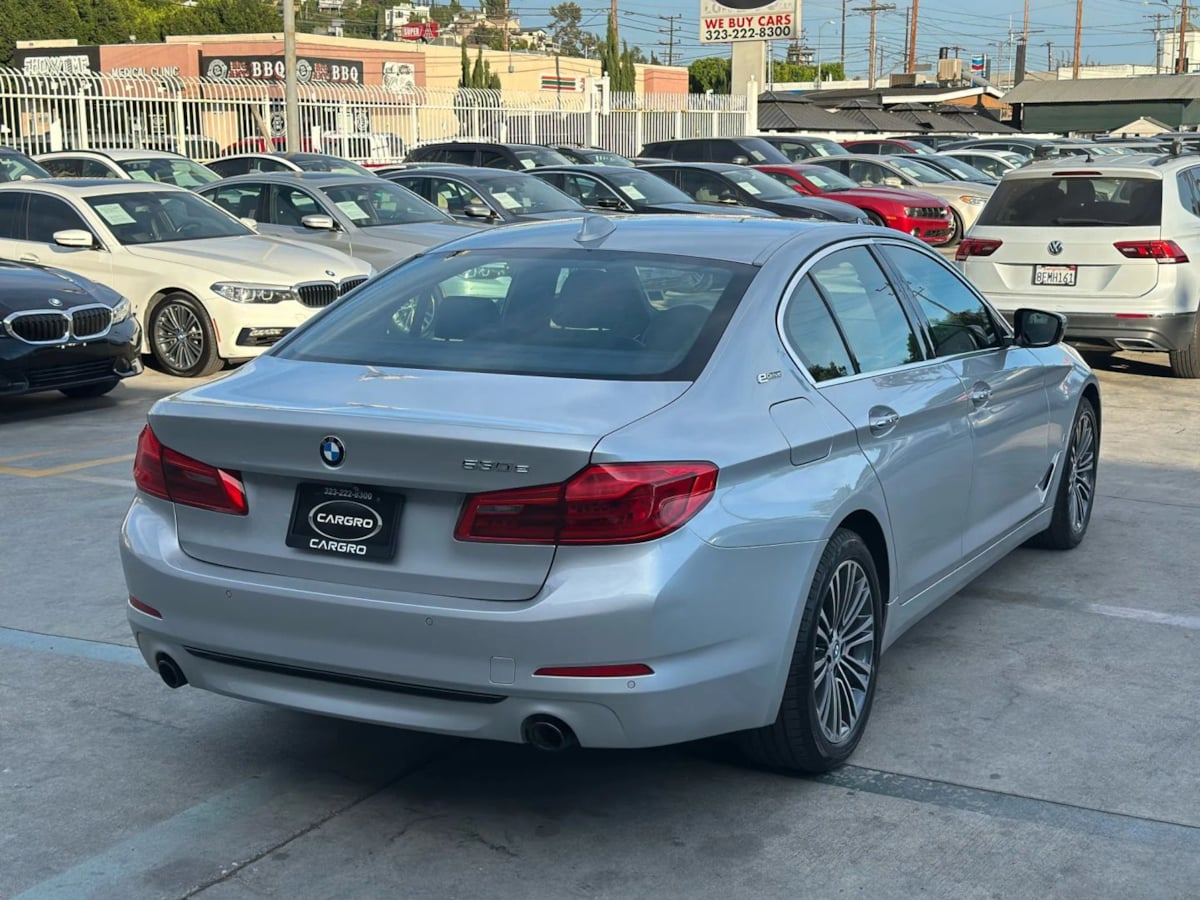 2018 BMW 5 Series 530e - Photo 4