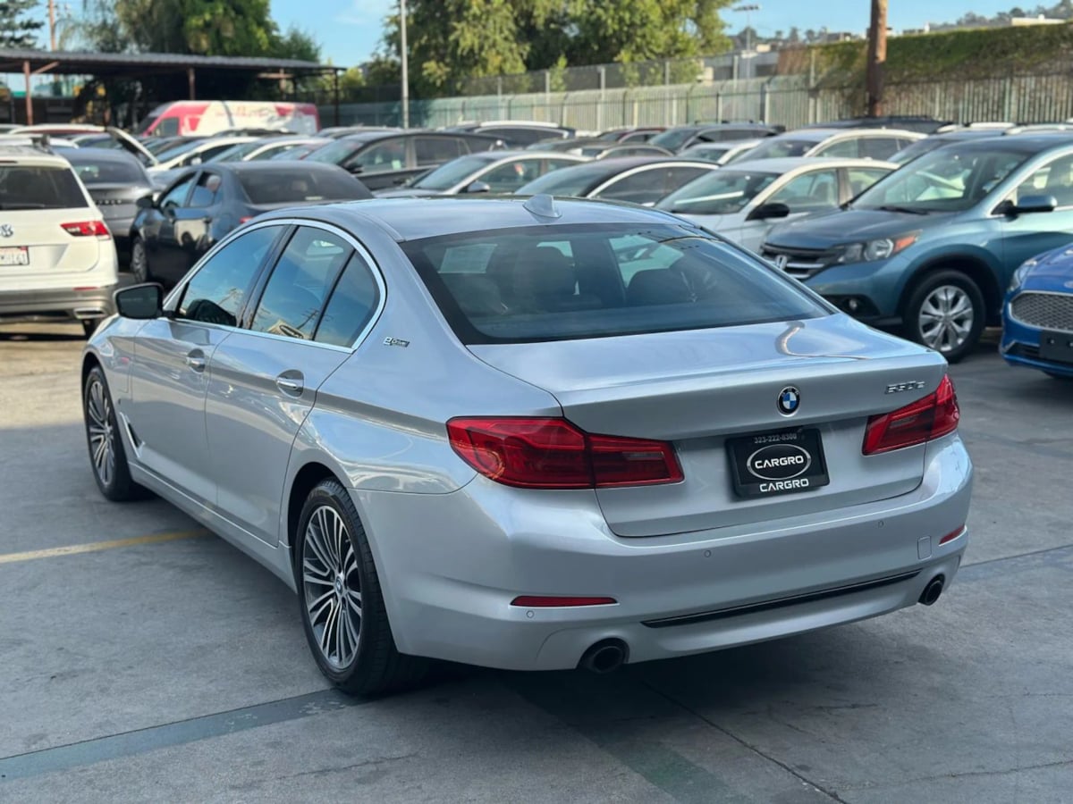 2018 BMW 5 Series 530e - Photo 5