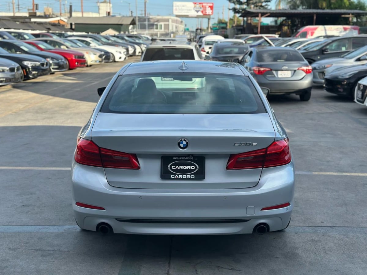 2018 BMW 5 Series 530e - Photo 6
