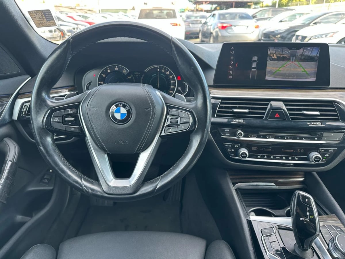 2018 BMW 5 Series 530e - Photo 8