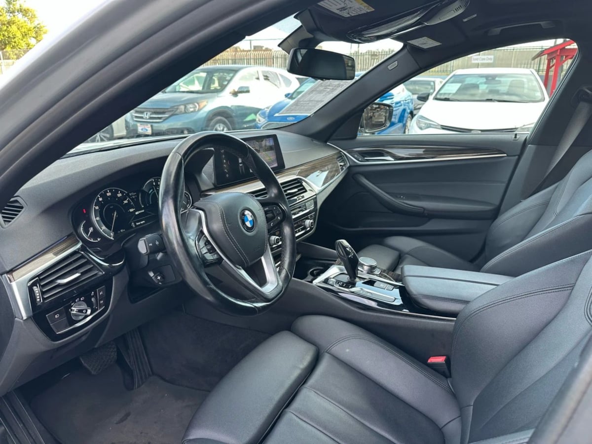 2018 BMW 5 Series 530e - Photo 21