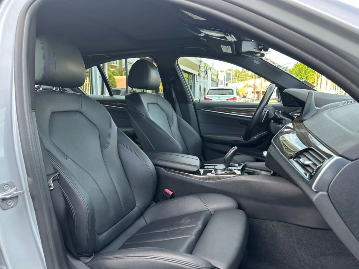 2018 BMW 5 Series 530e - Photo 26