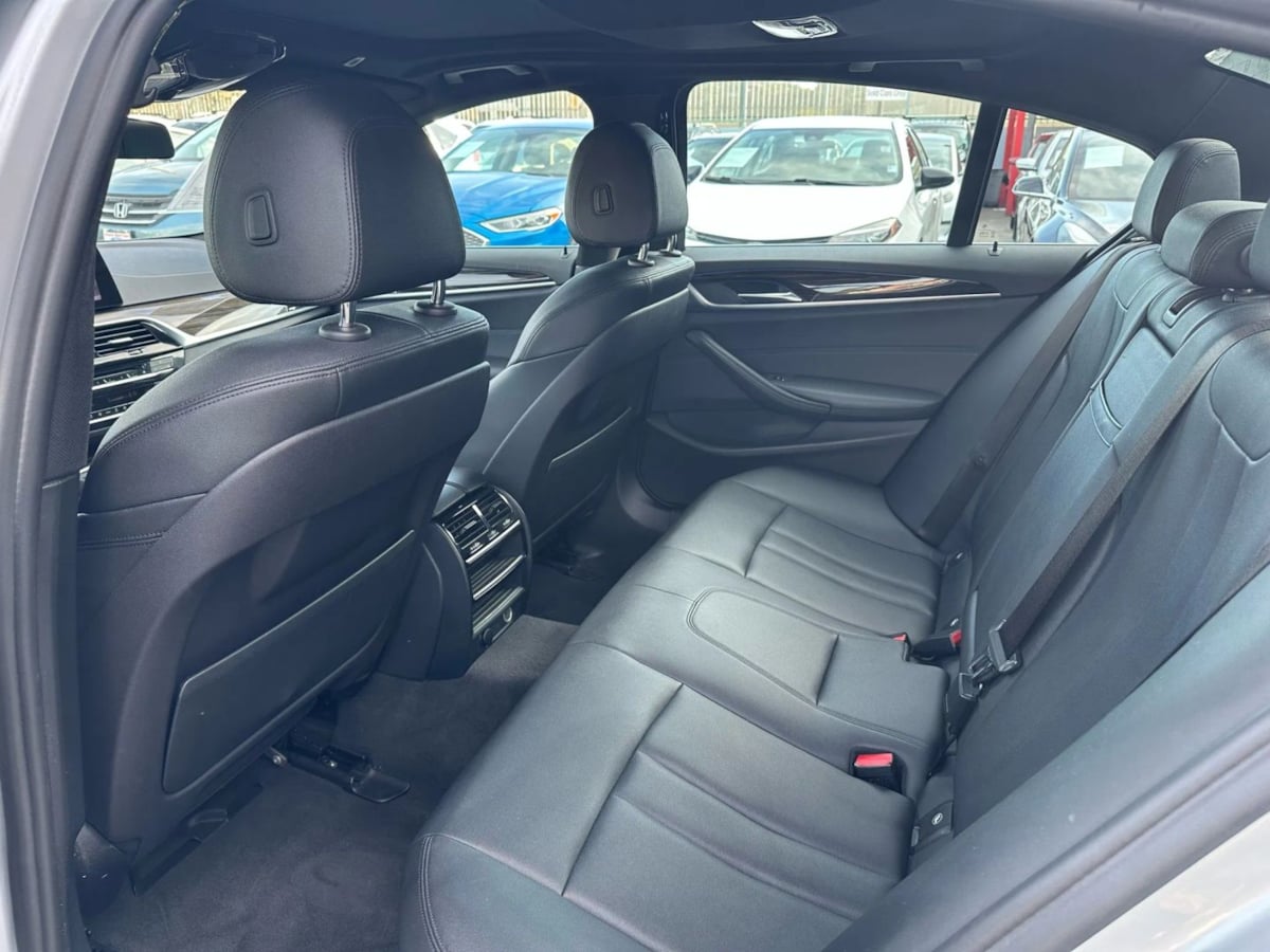 2018 BMW 5 Series 530e - Photo 28