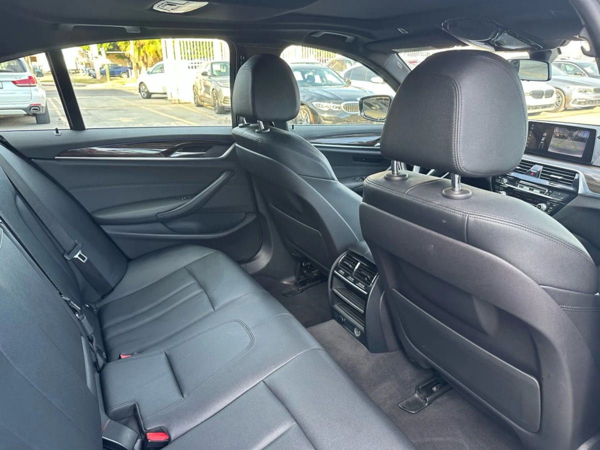 2018 BMW 5 Series 530e - Photo 31