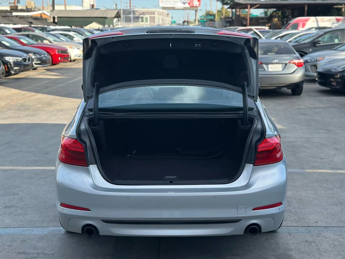 2018 BMW 5 Series 530e - Photo 39