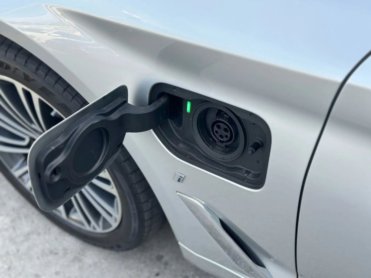 2018 BMW 5 Series 530e - Photo 44