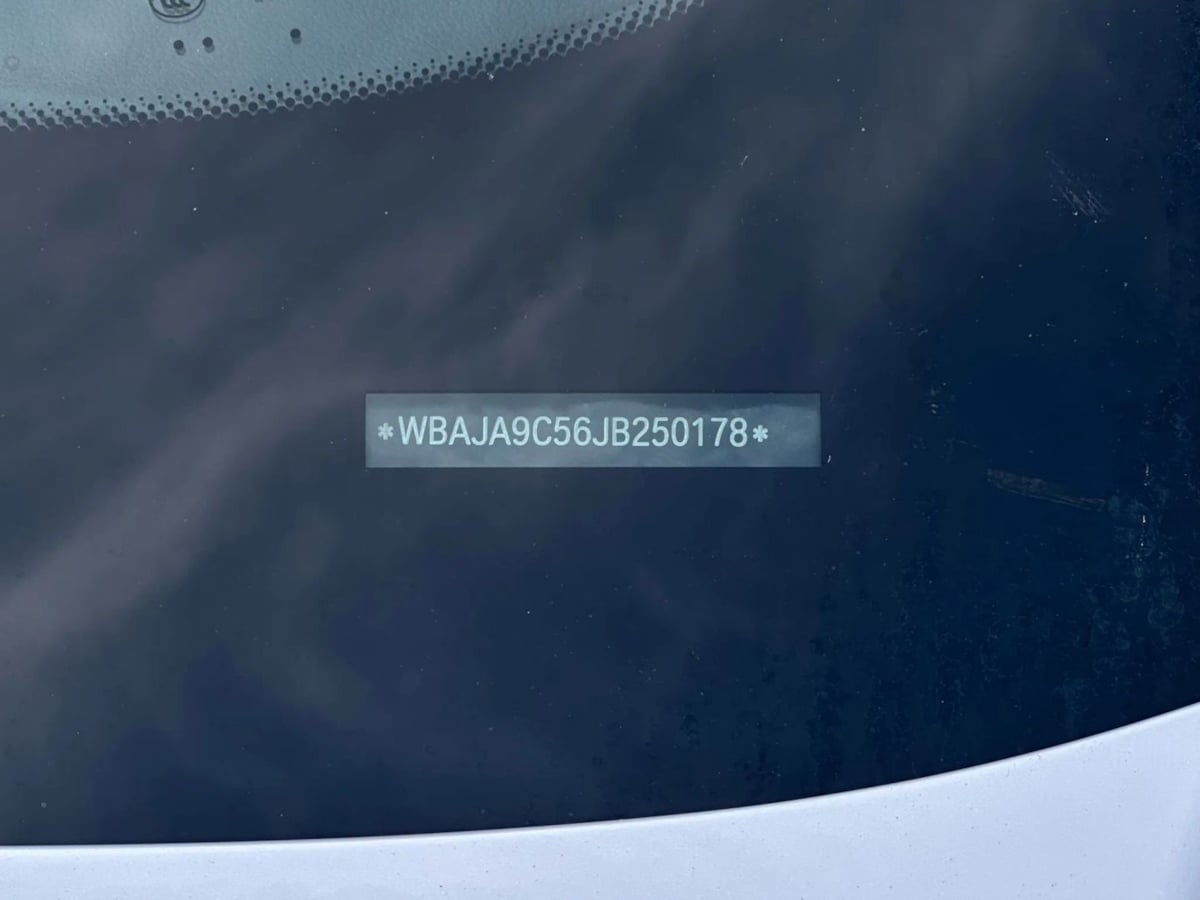 2018 BMW 5 Series 530e - Photo 54