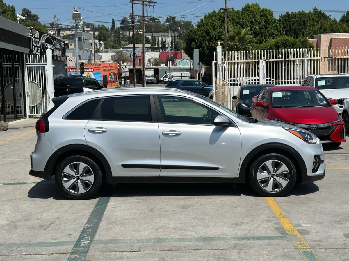 2020 Kia Niro LX - Photo 8
