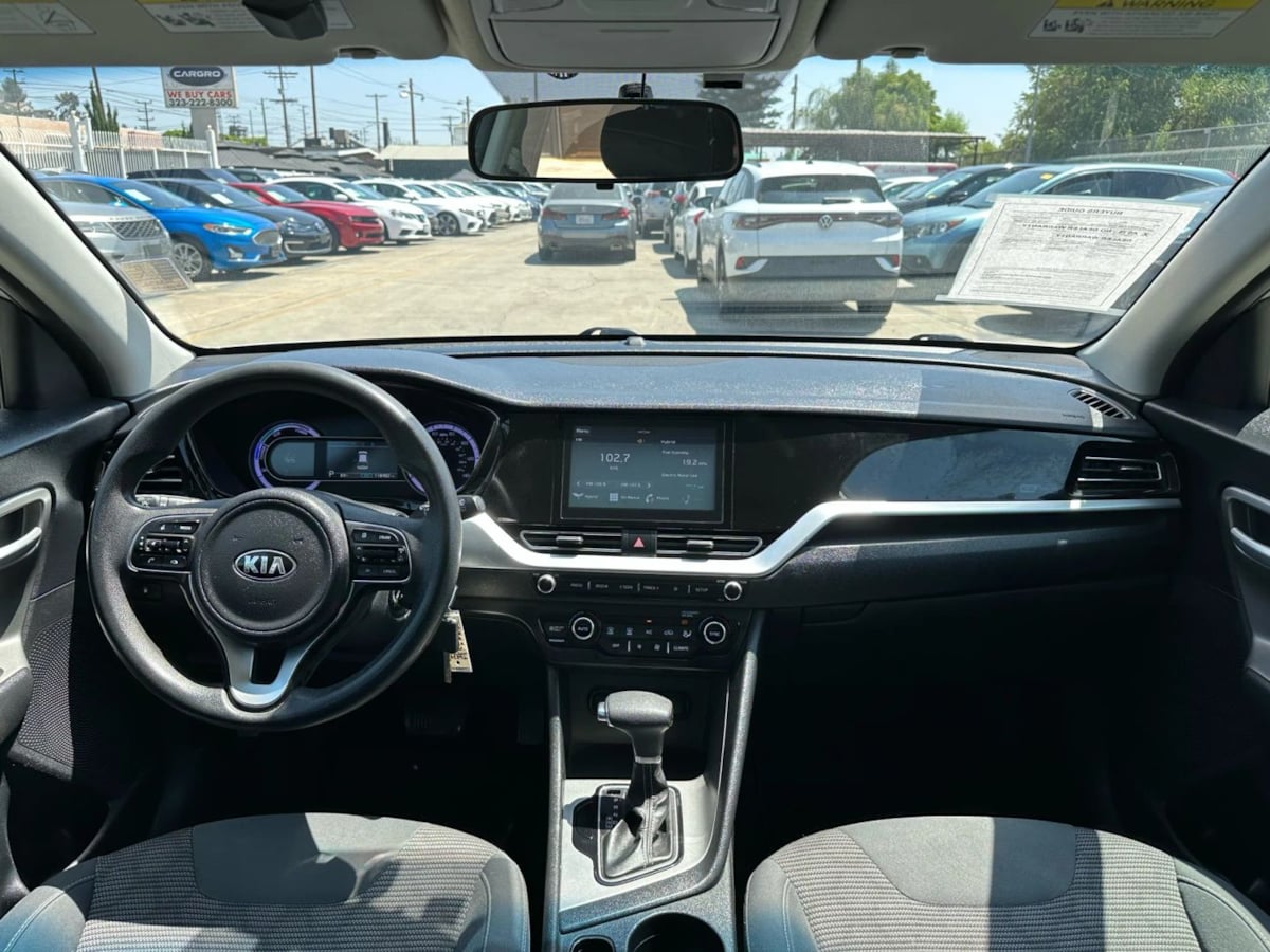 2020 Kia Niro LX - Photo 9