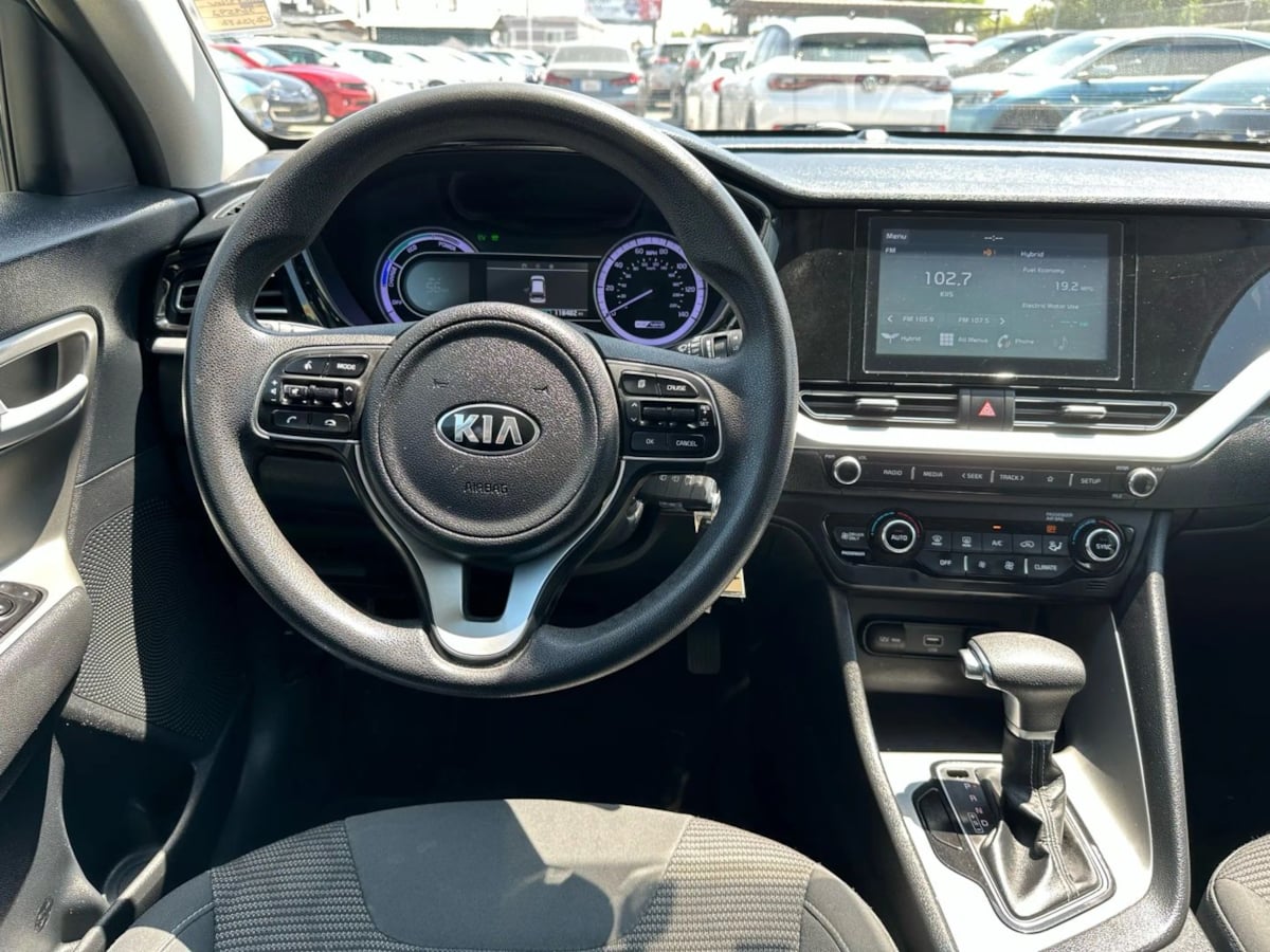 2020 Kia Niro LX - Photo 10
