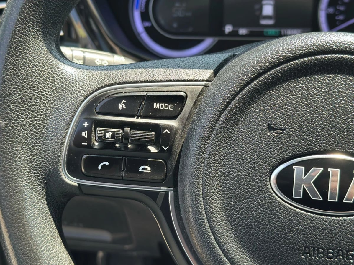 2020 Kia Niro LX - Photo 12