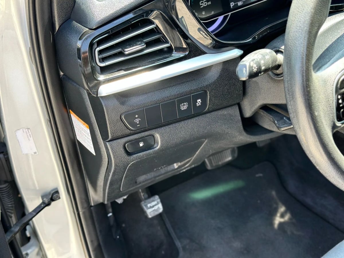 2020 Kia Niro LX - Photo 17