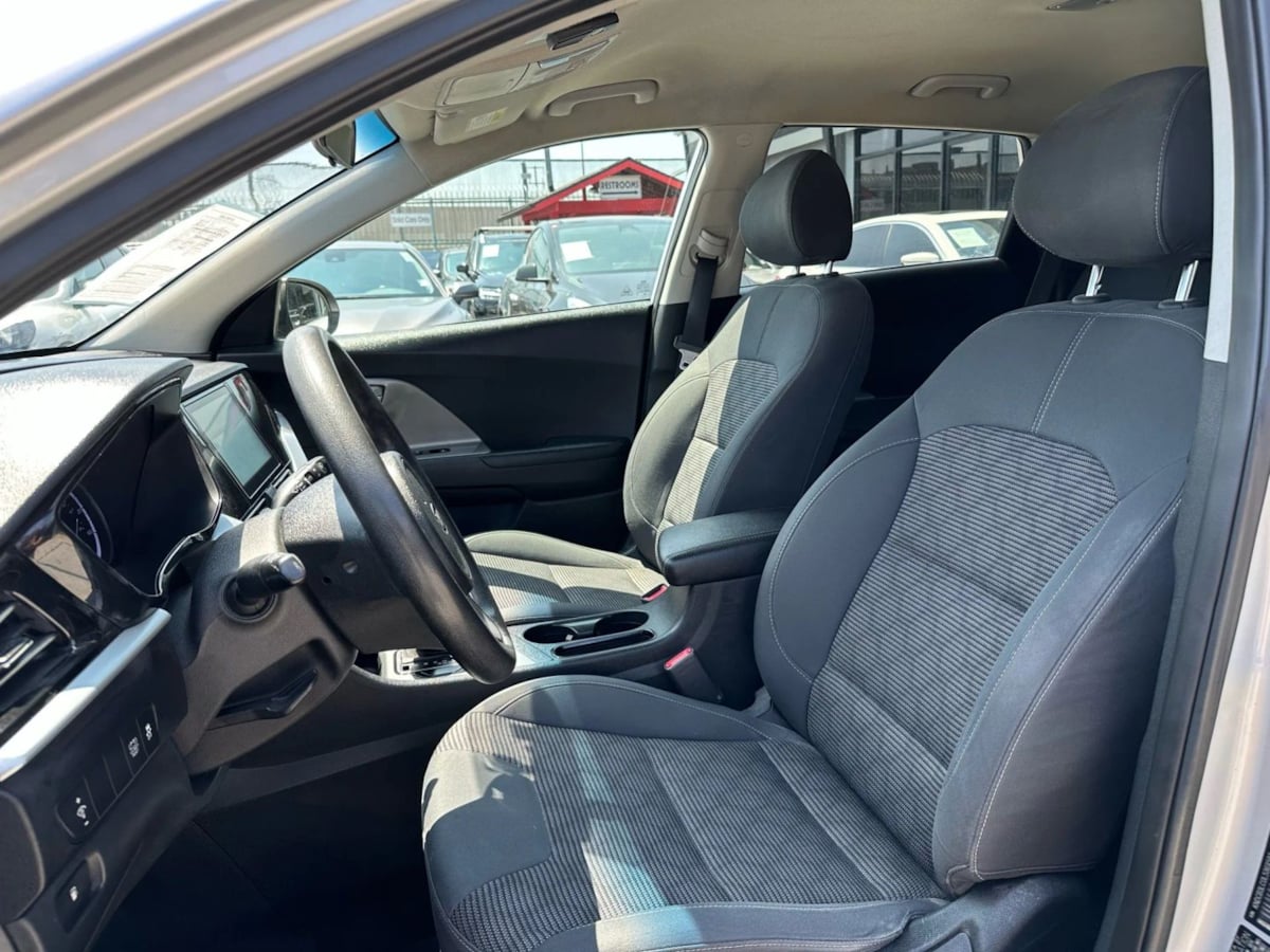 2020 Kia Niro LX - Photo 27