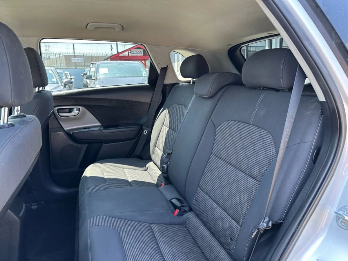 2020 Kia Niro LX - Photo 31
