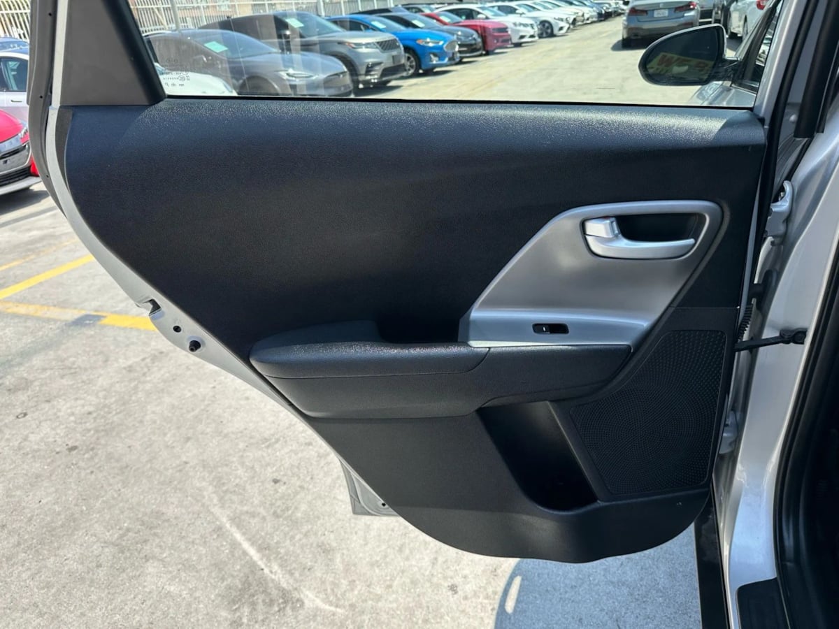2020 Kia Niro LX - Photo 38