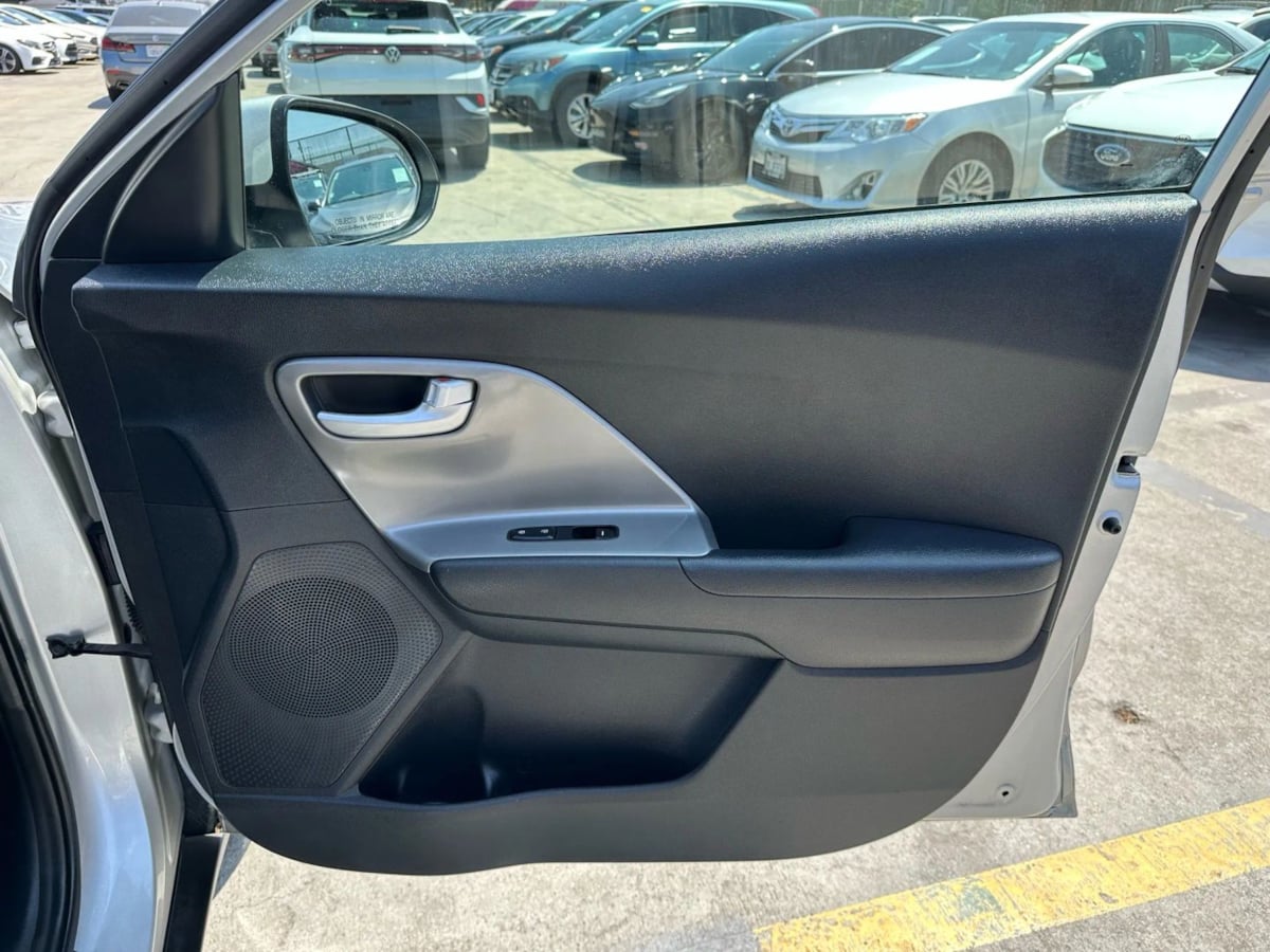 2020 Kia Niro LX - Photo 39
