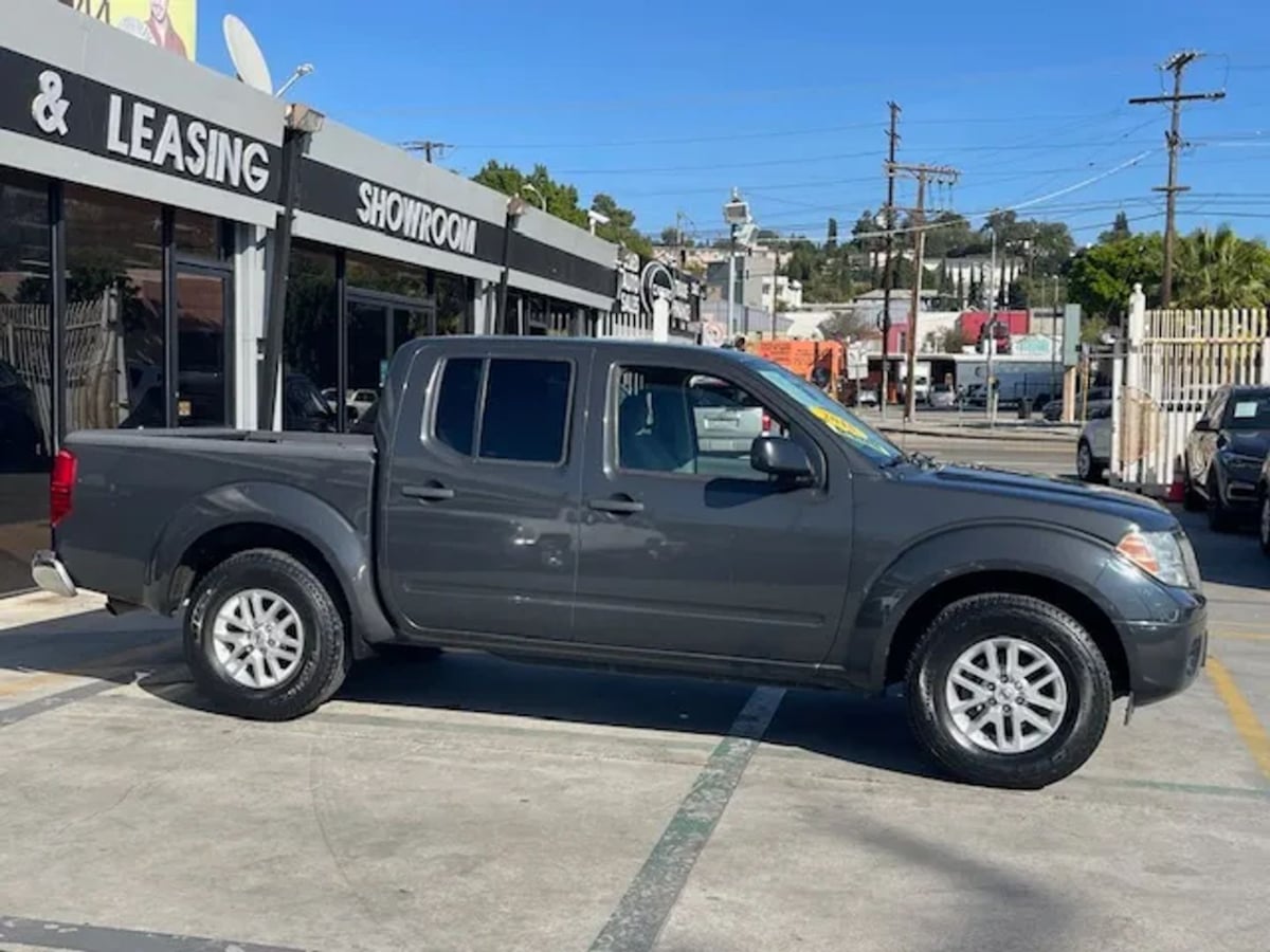 2015 Nissan Frontier SV - Photo 3