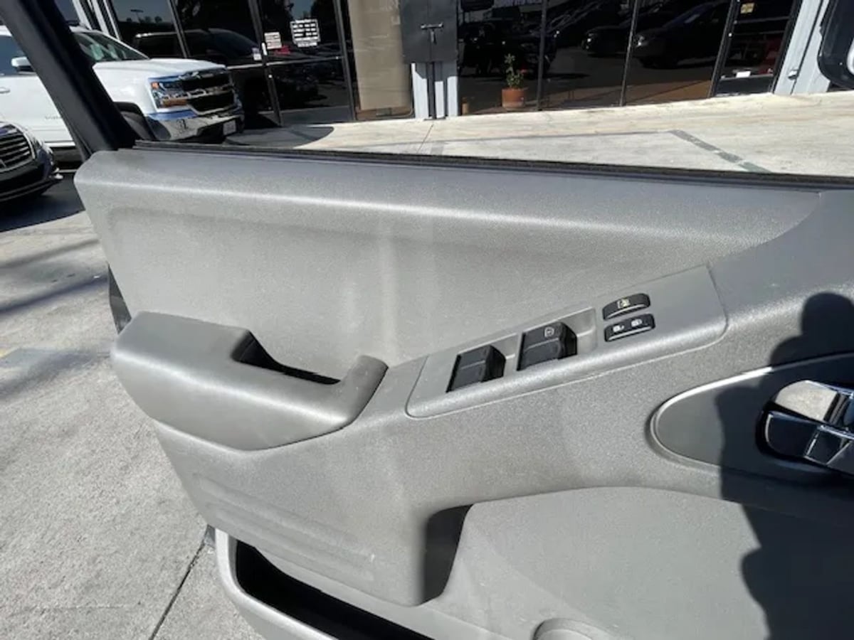 2015 Nissan Frontier SV - Photo 14