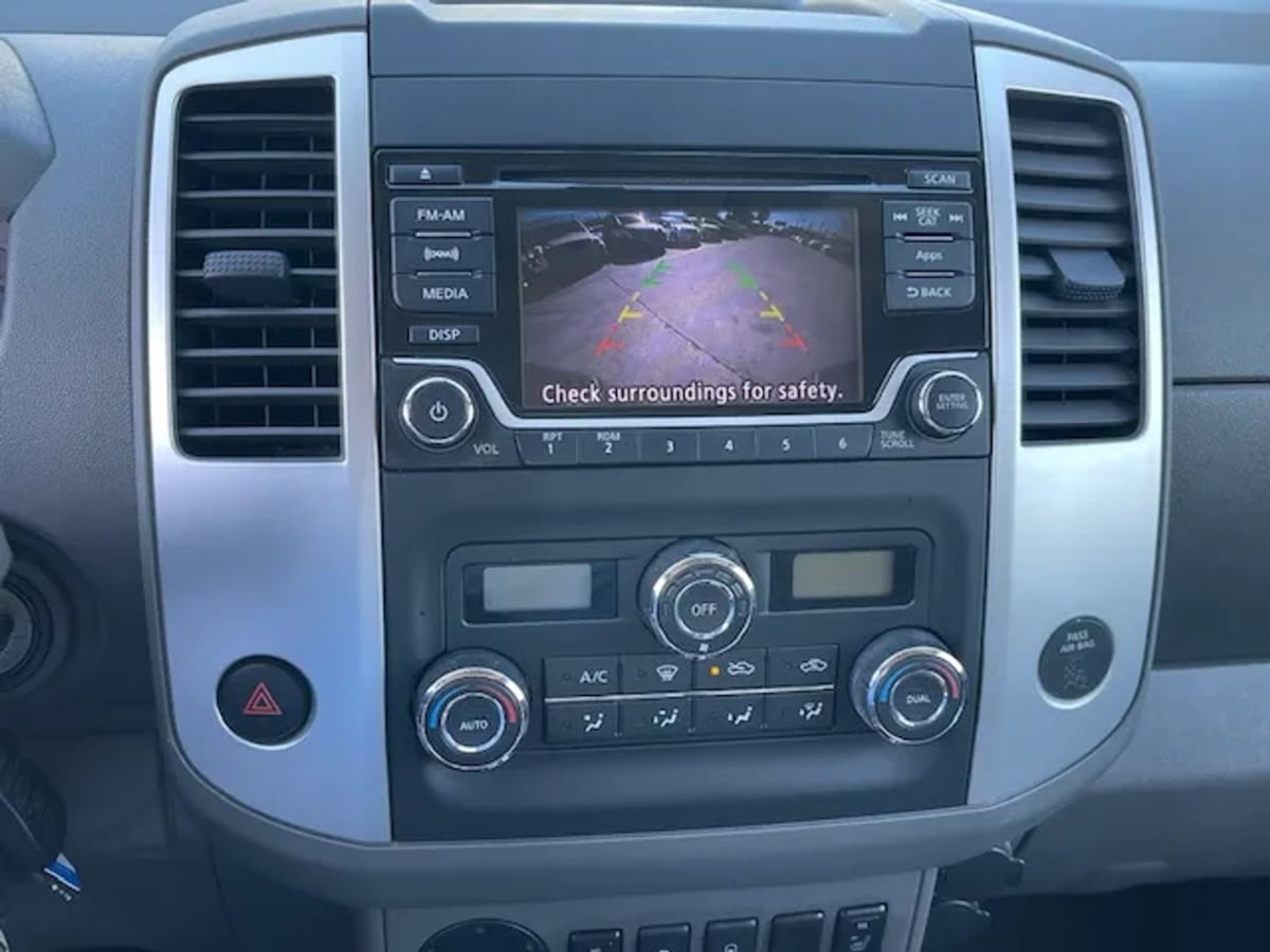 2015 Nissan Frontier SV - Photo 20