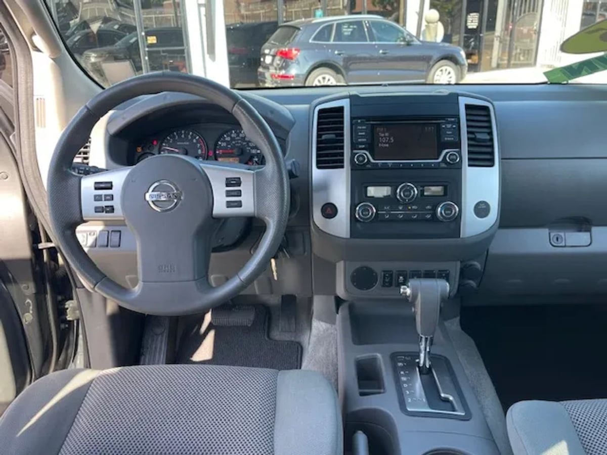 2015 Nissan Frontier SV - Photo 28