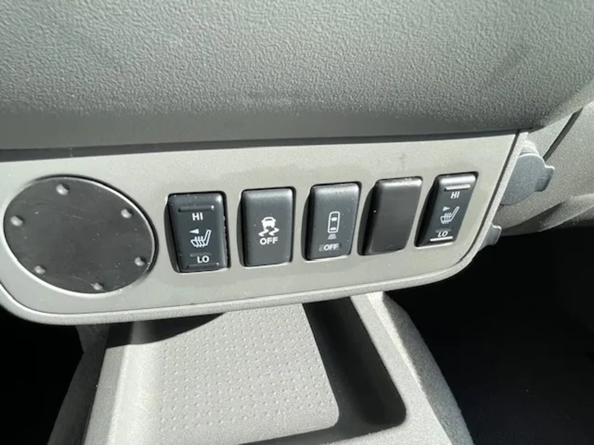 2015 Nissan Frontier SV - Photo 35