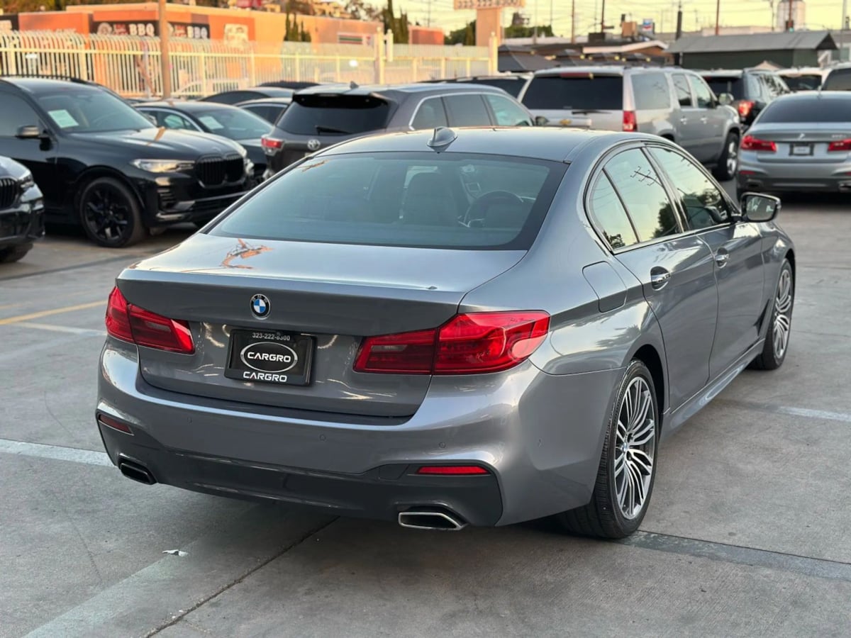 2018 BMW 5 Series 530e - Photo 4