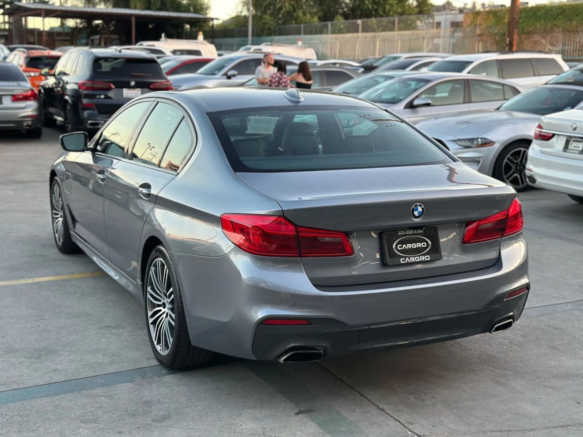 2018 BMW 5 Series 530e - Photo 5