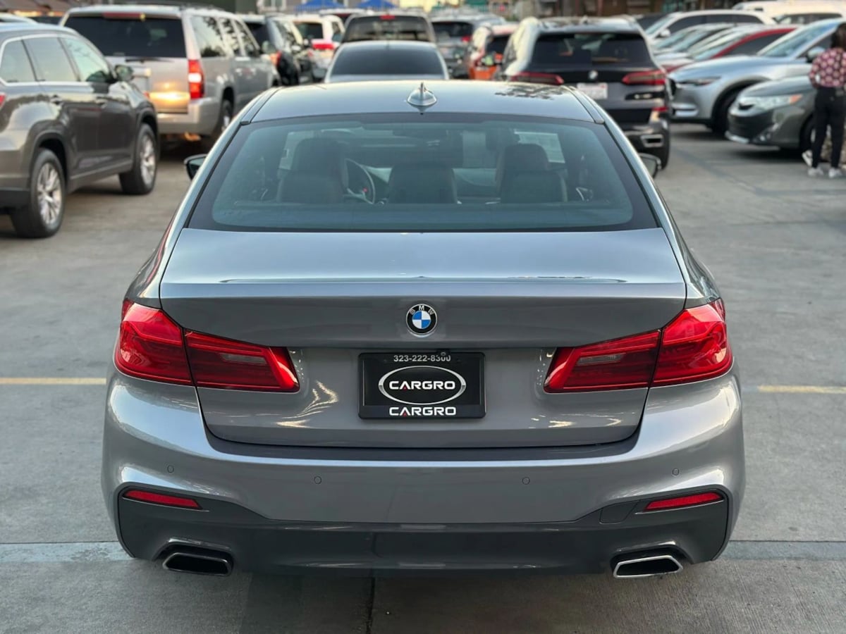 2018 BMW 5 Series 530e - Photo 6
