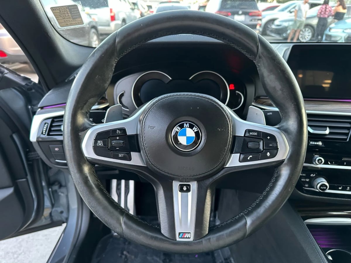2018 BMW 5 Series 530e - Photo 9