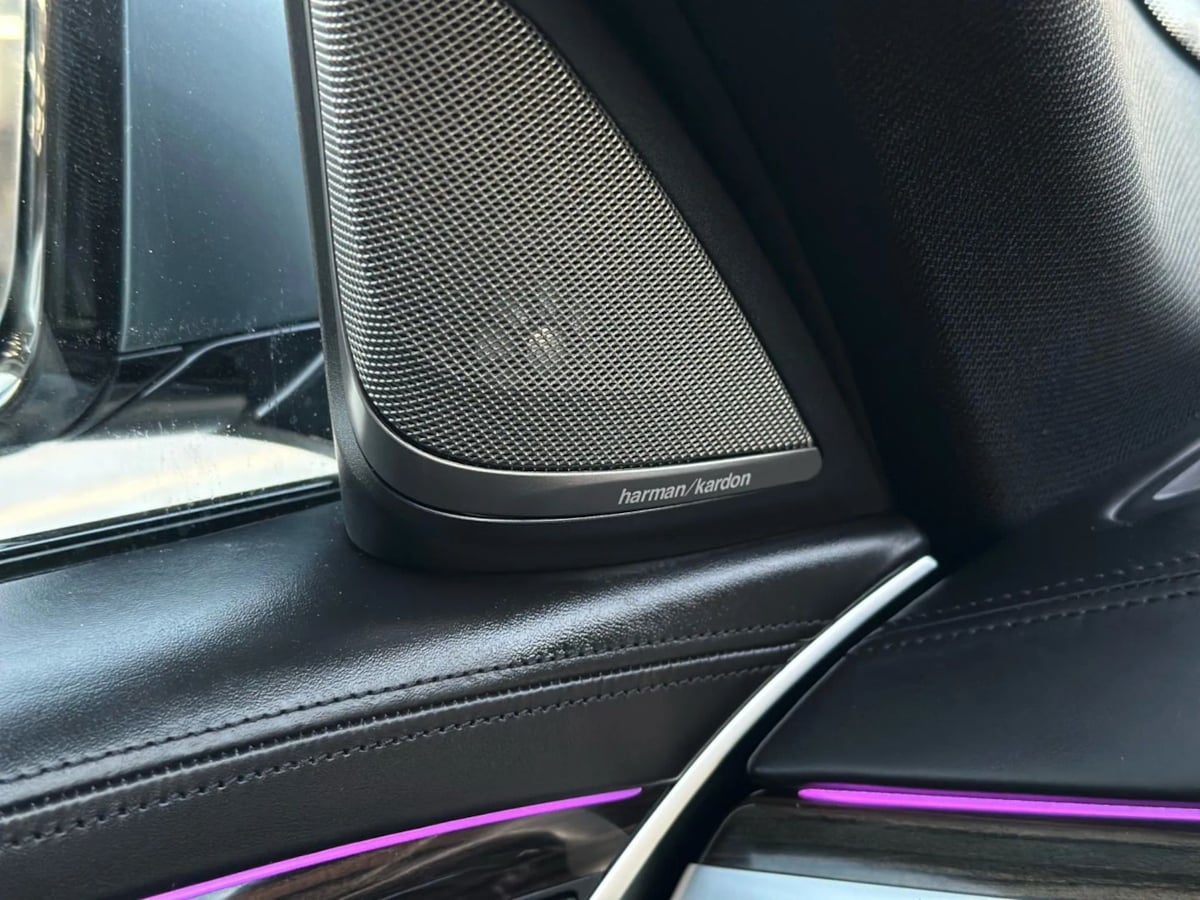 2018 BMW 5 Series 530e - Photo 14