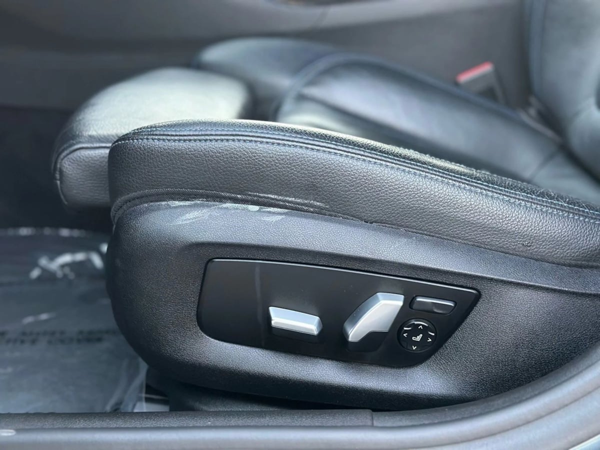 2018 BMW 5 Series 530e - Photo 15
