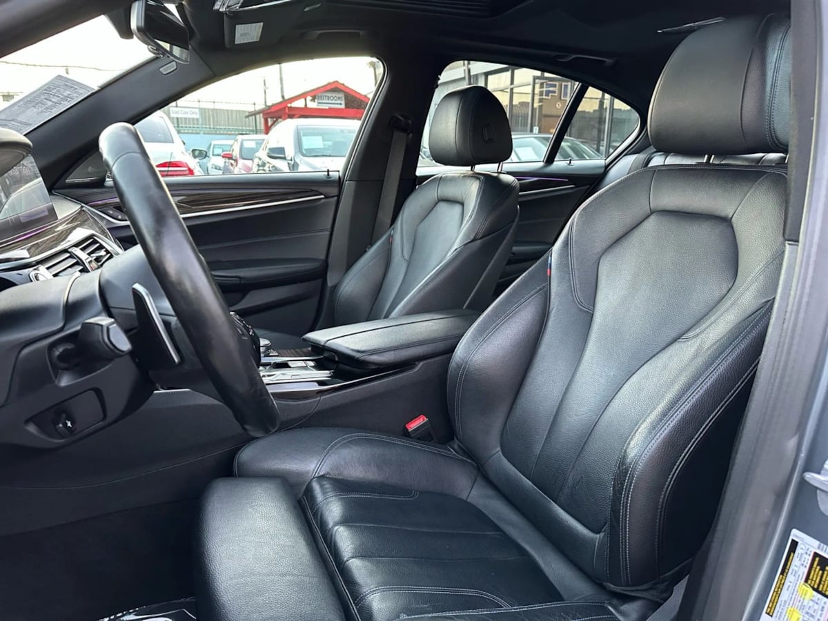 2018 BMW 5 Series 530e - Photo 24