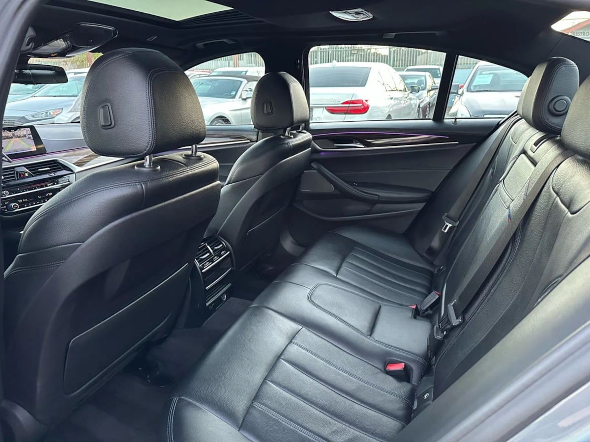 2018 BMW 5 Series 530e - Photo 26