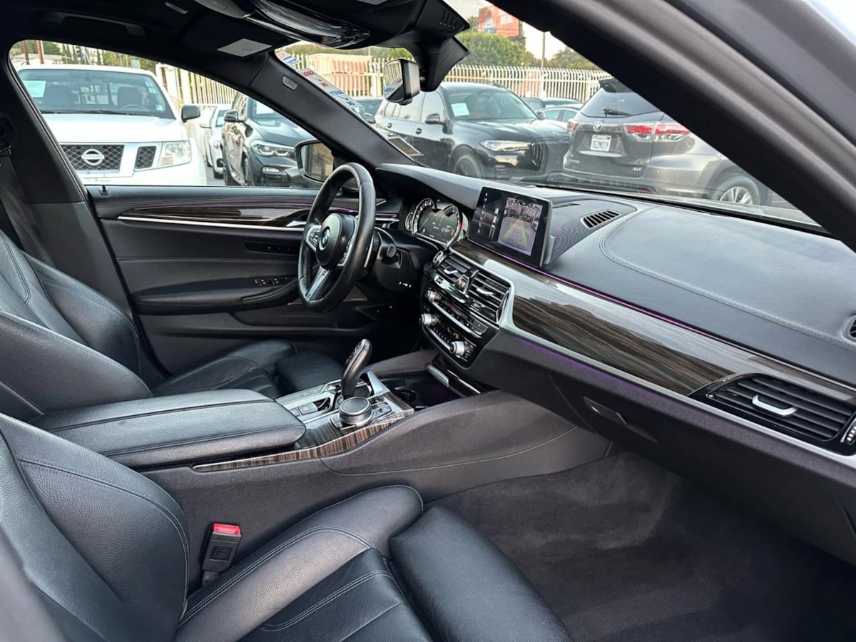 2018 BMW 5 Series 530e - Photo 28
