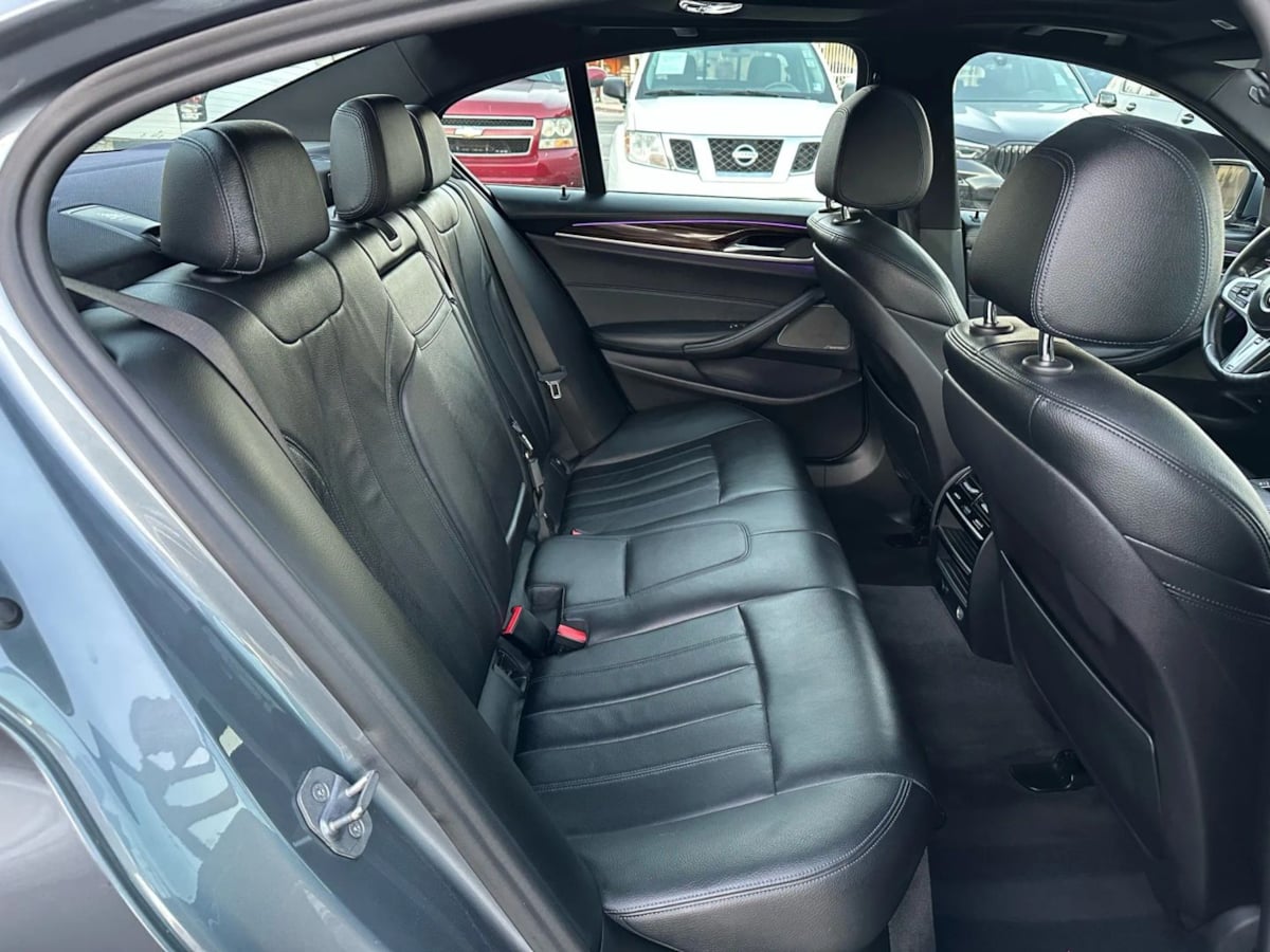 2018 BMW 5 Series 530e - Photo 31