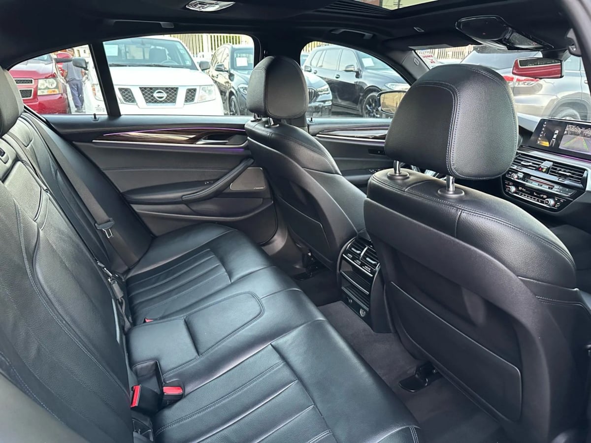 2018 BMW 5 Series 530e - Photo 32