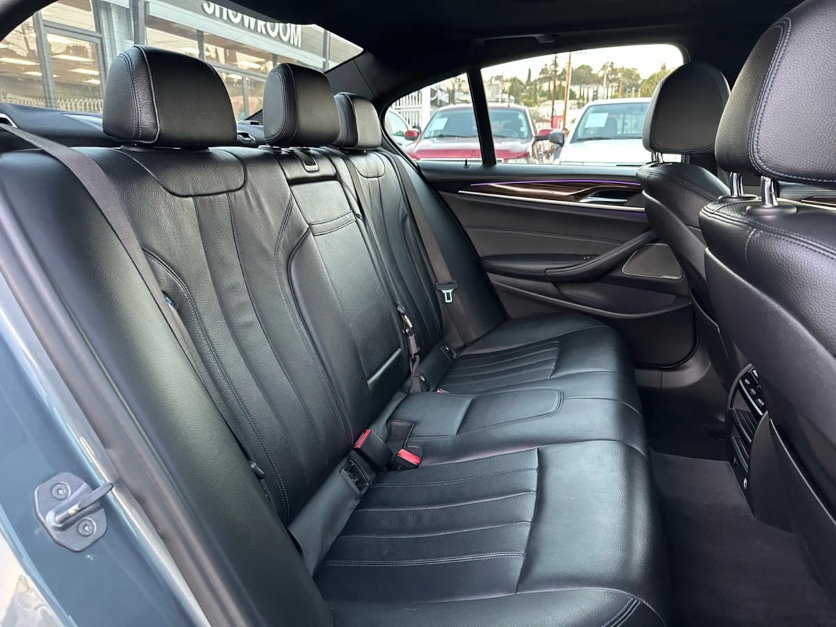 2018 BMW 5 Series 530e - Photo 33