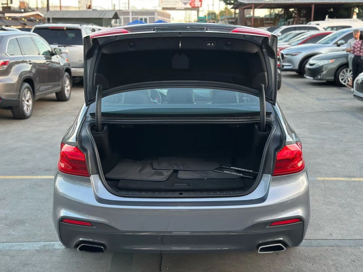 2018 BMW 5 Series 530e - Photo 41