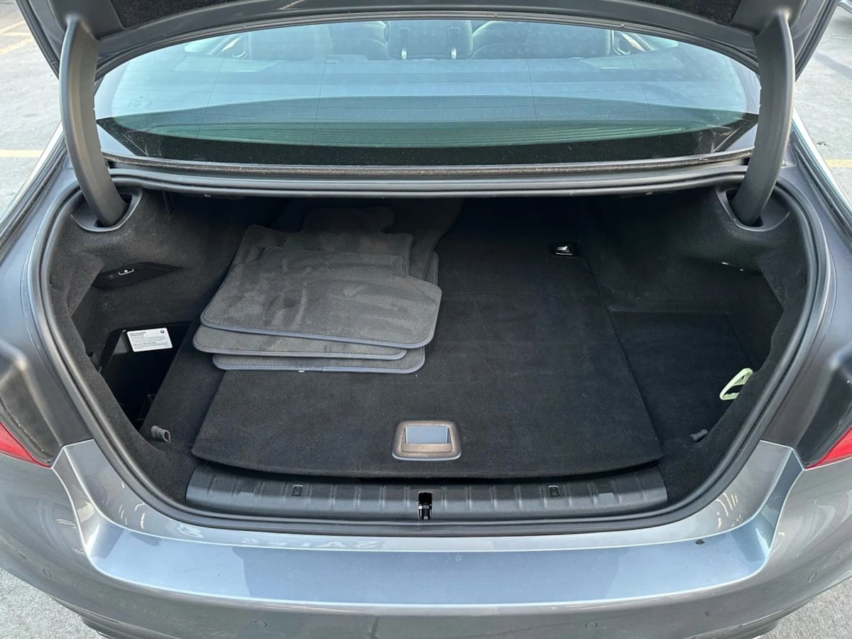 2018 BMW 5 Series 530e - Photo 42
