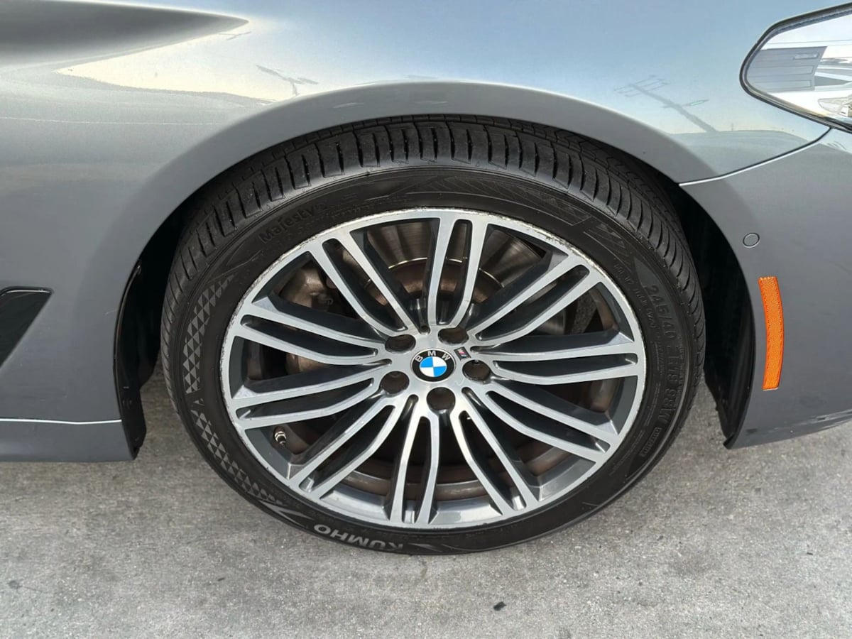 2018 BMW 5 Series 530e - Photo 48