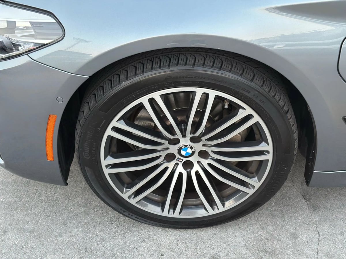 2018 BMW 5 Series 530e - Photo 49