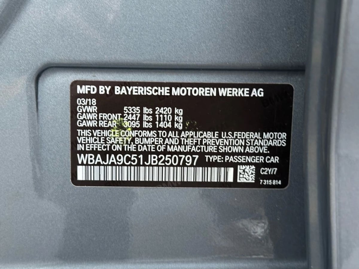2018 BMW 5 Series 530e - Photo 51