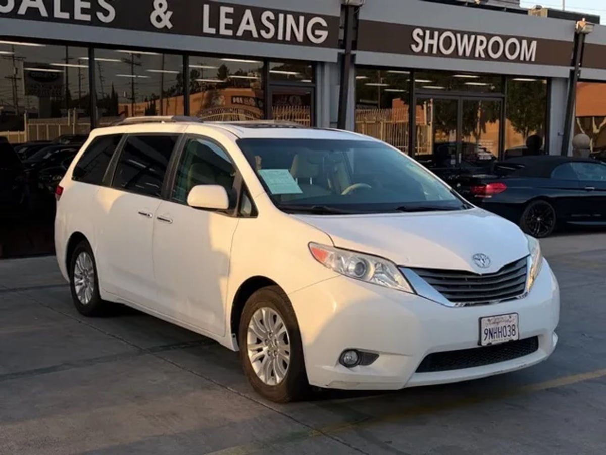 2012 Toyota Sienna XLE 7-Passenger