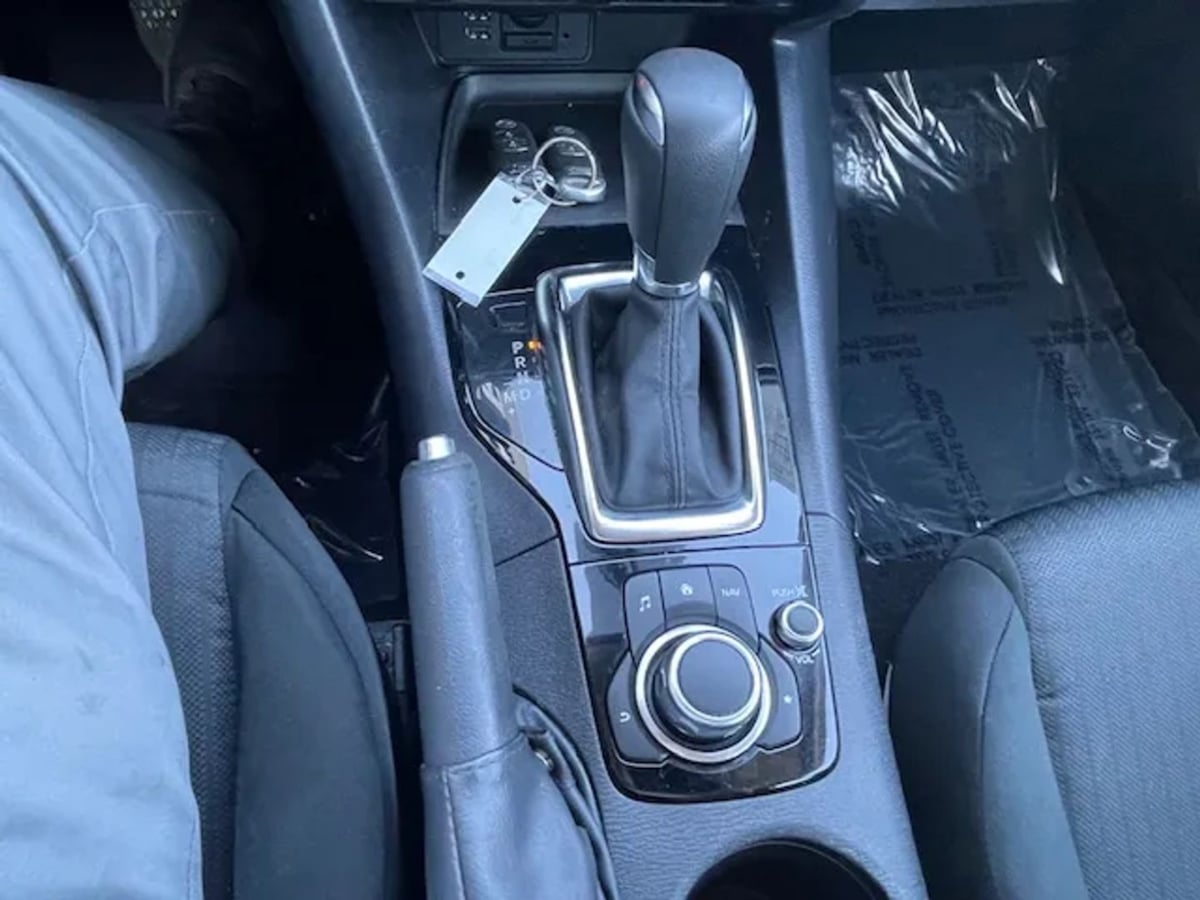 2016 Mazda MAZDA3 i Sport - Photo 18