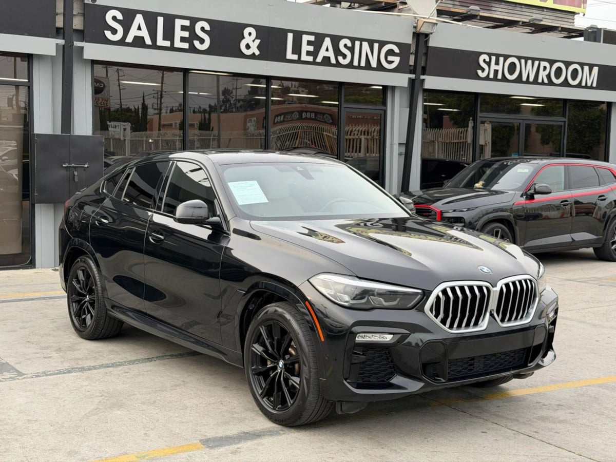2021 BMW X6 sDrive40i's photo