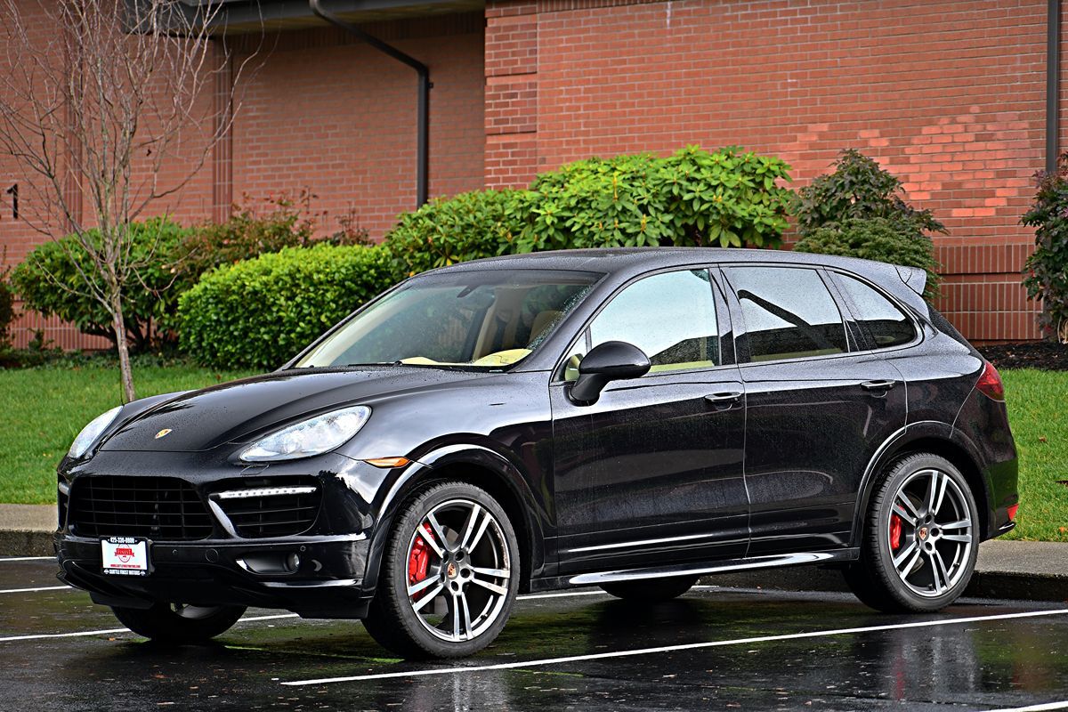 2014 Porsche Cayenne GTS